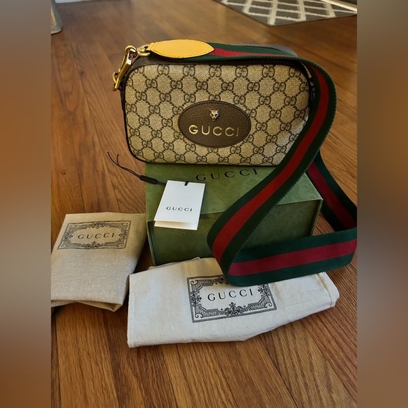 Gucci Handbags - GUCCI NEO VINTAGE GG SUPREME MESSENGER BAG